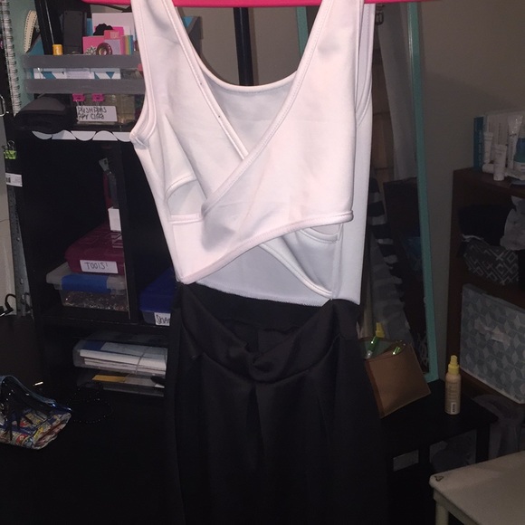 Dress - Picture 2 of 2